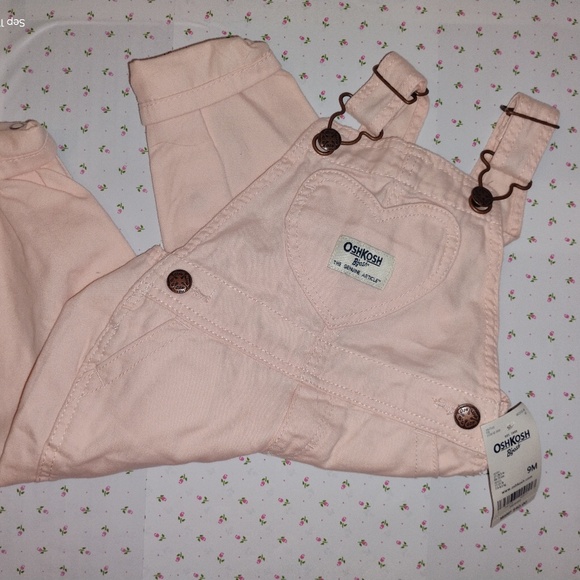 OSHKOSH B'GOSH:  Baby Girl's HEART RUFFLE Overalls in Pink - Picture 3 of 4
